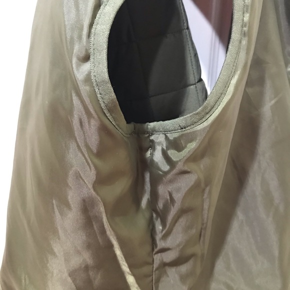 Olive Green Vest (size: L) - Picture 4 of 5